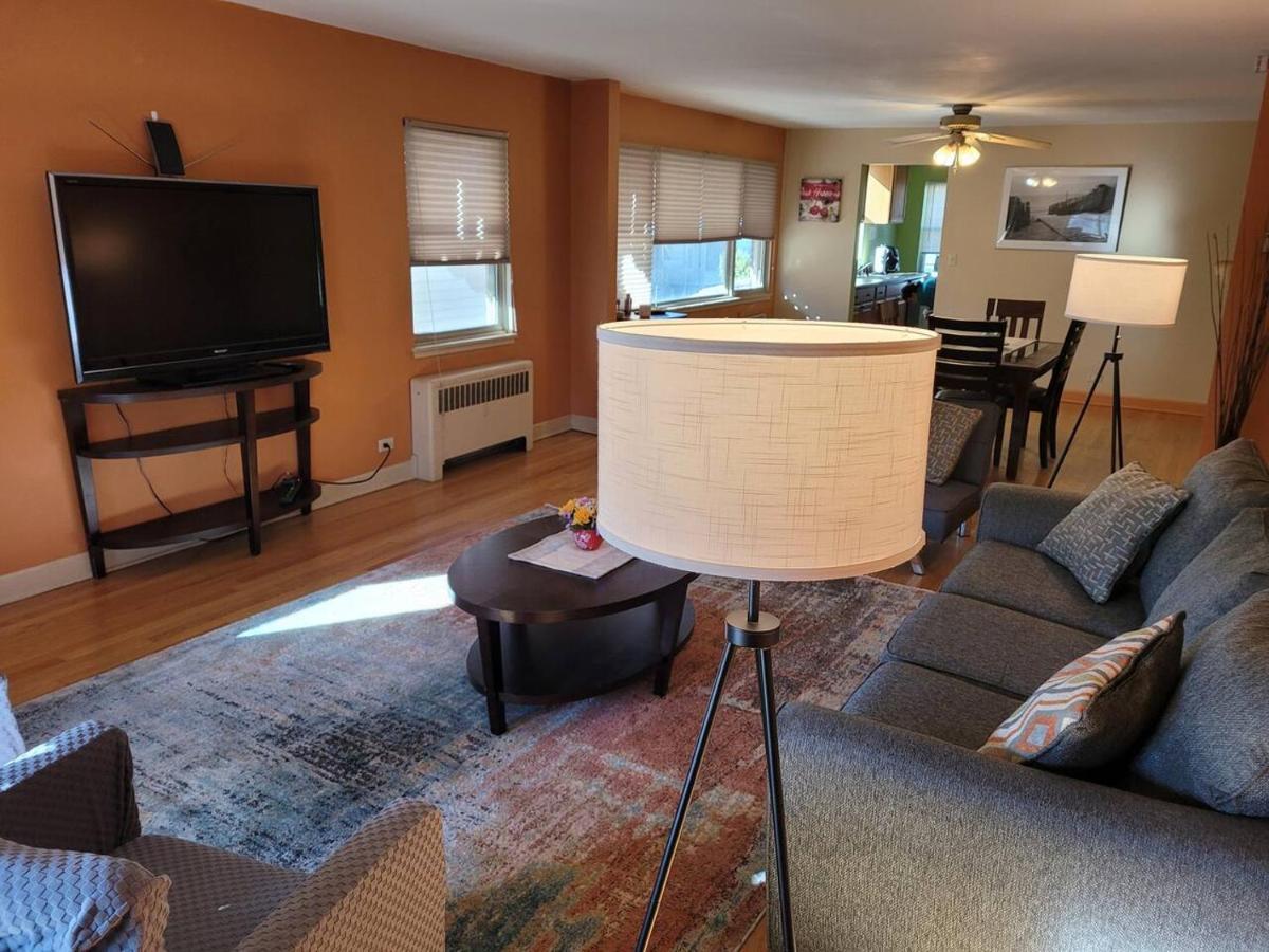 Great Chicago Getaway 2 Bedrooms Sleeps 1 To 4 Luaran gambar
